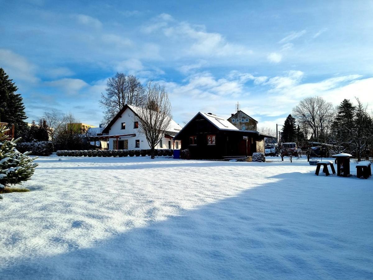 Dum A Chatka Pod Smrkem Nove Mesto pod Smrkem Exteriör bild