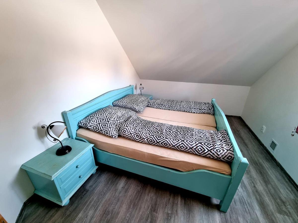Dum A Chatka Pod Smrkem Nove Mesto pod Smrkem Exteriör bild